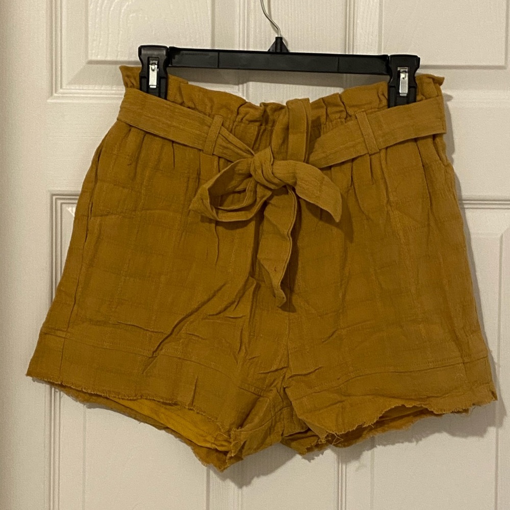 Tie Front High Waisted Shorts - Picture 4 of 9